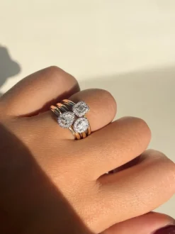 Bicolor entourage ring met ovale diamant + Luxe Cadeau