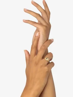 Buddha to Buddha Ellen Signet Gold Ring G402 + Luxe Cadeau