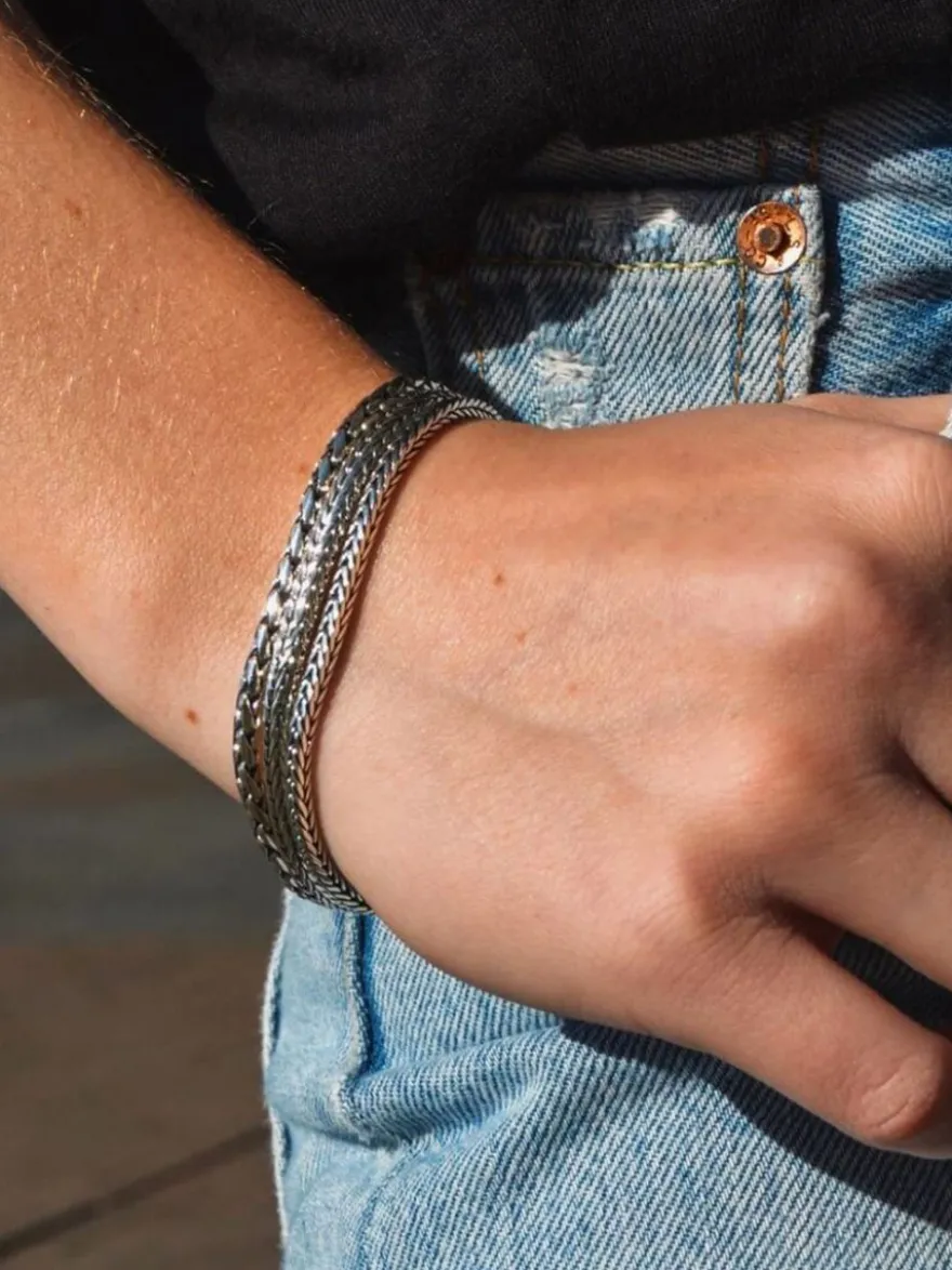 Buddha to Buddha Triple Mini Bracelet J104 + Luxe Cadeau