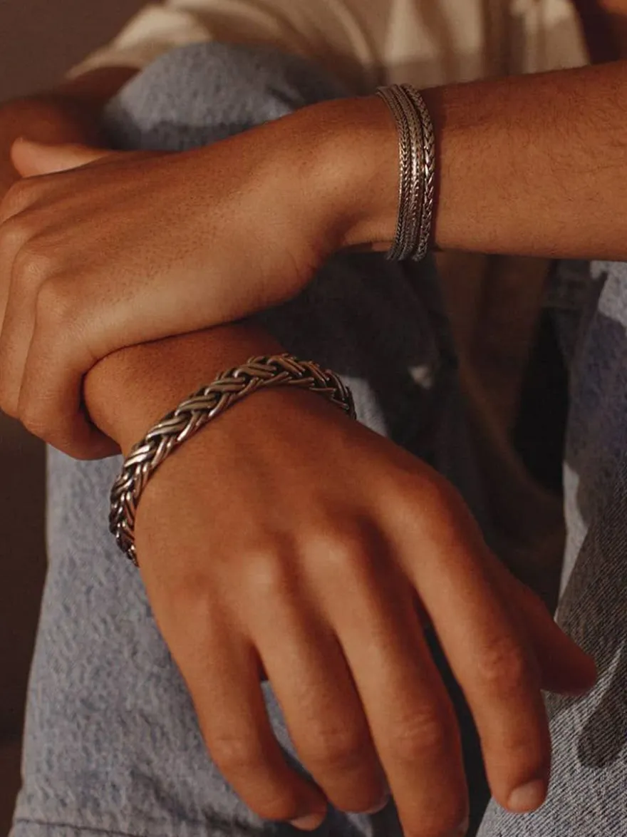Buddha to Buddha Triple Mini Bracelet J104 + Luxe Cadeau